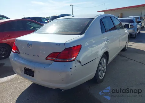2010 Toyota Avalon Xls z USA, uszkodzony, nr VIN 4T1BK3DB5AU363884